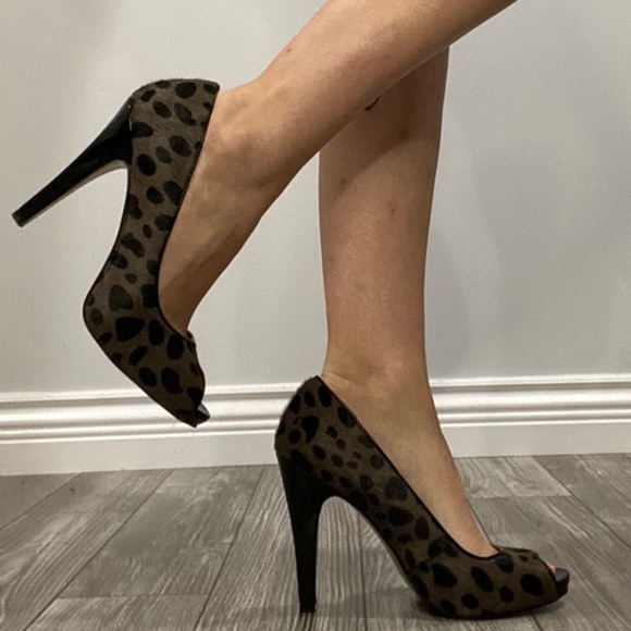 Nine West Open Toed Cheetah Print Stilettos - Picture 2 of 4